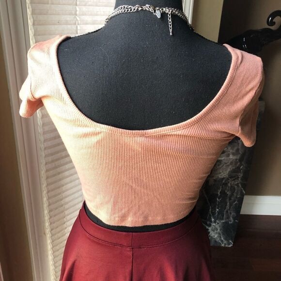 Akira Crop Top - Picture 2 of 2